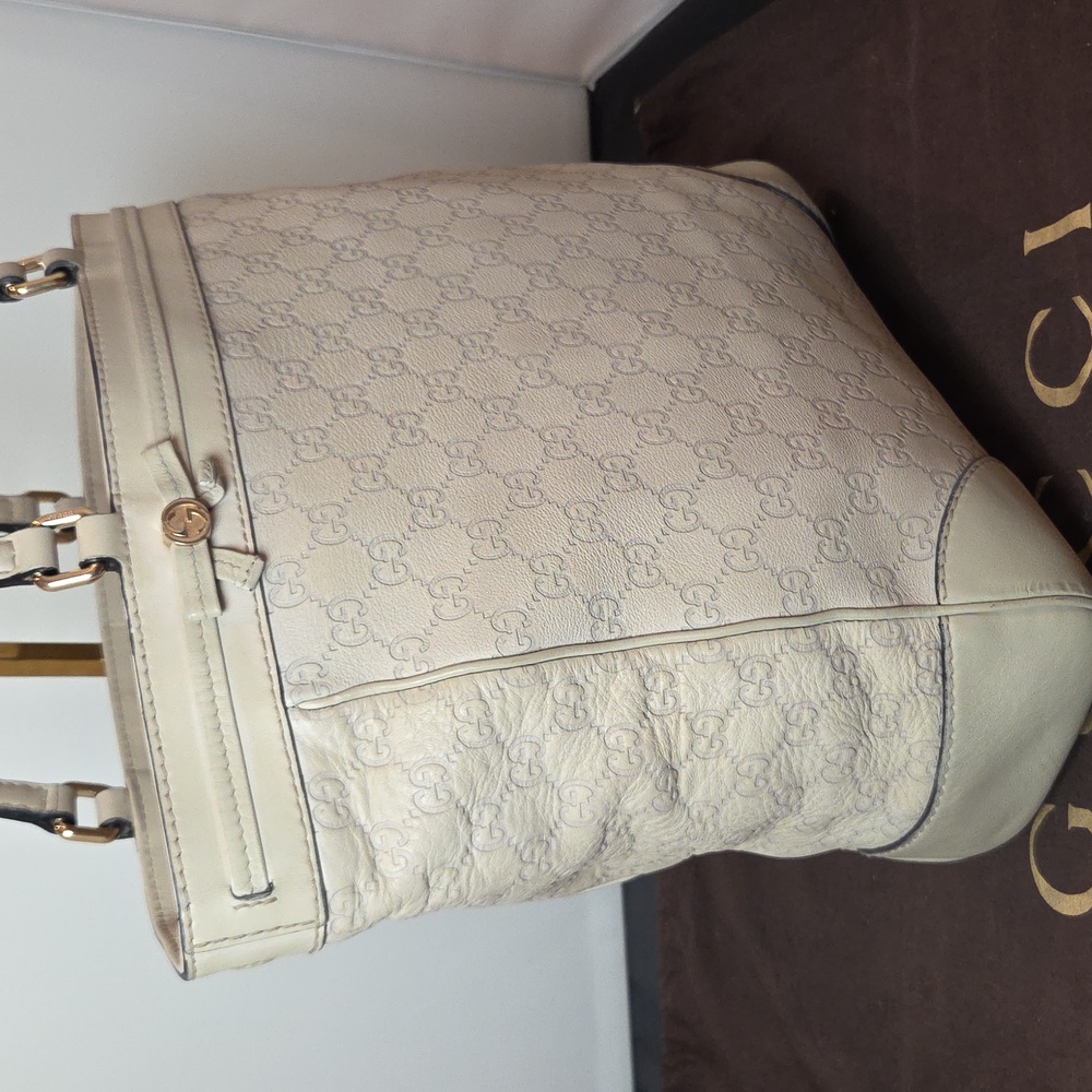 Gucci late 2000s rarely seen large cream GG-embossed & smooth leather tote bag - Picture 9 of 17